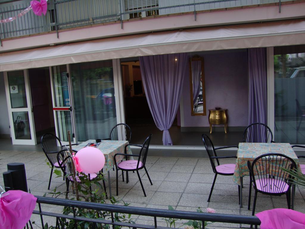Hotel Midi Riccione Exteriör bild