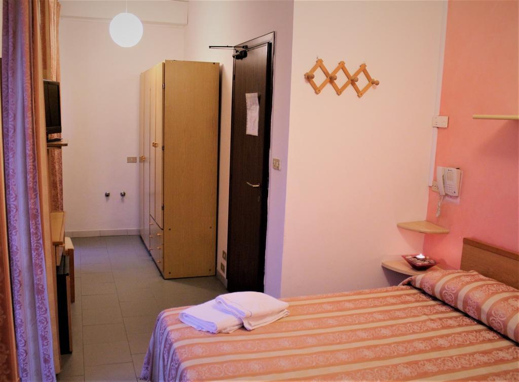 Hotel Midi Riccione Exteriör bild