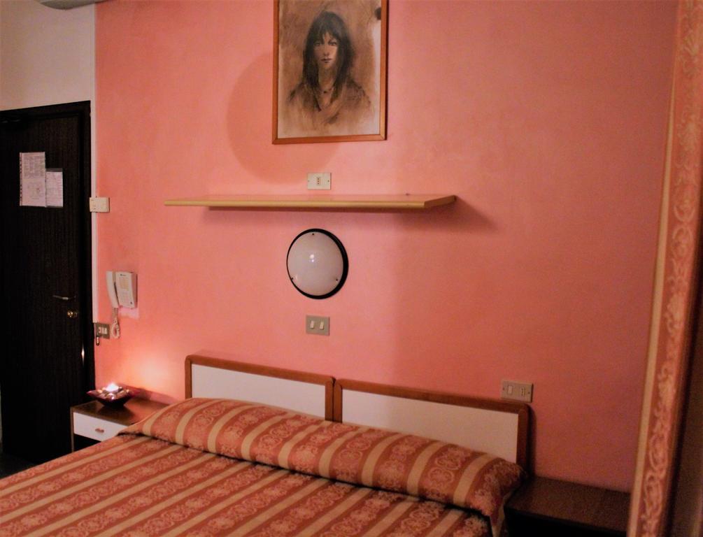 Hotel Midi Riccione Exteriör bild